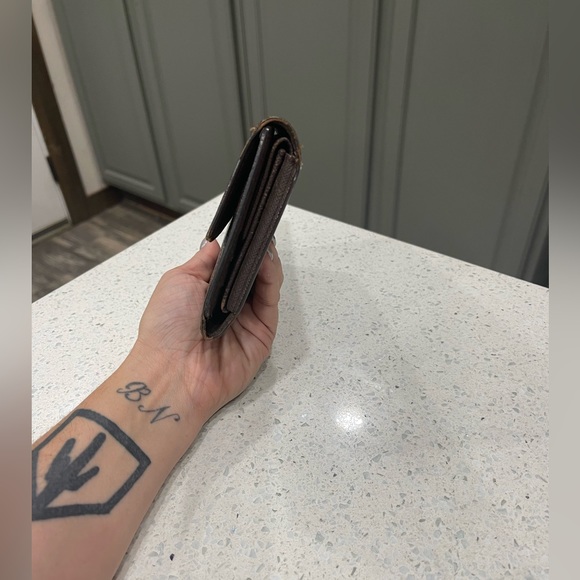 Louis Vuitton Damier Ebene Sarah Wallet - Picture 11 of 11